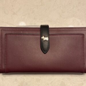 RADLEY LONDON Burgundy Wallet with Black Strap and Gold Dog Emblem